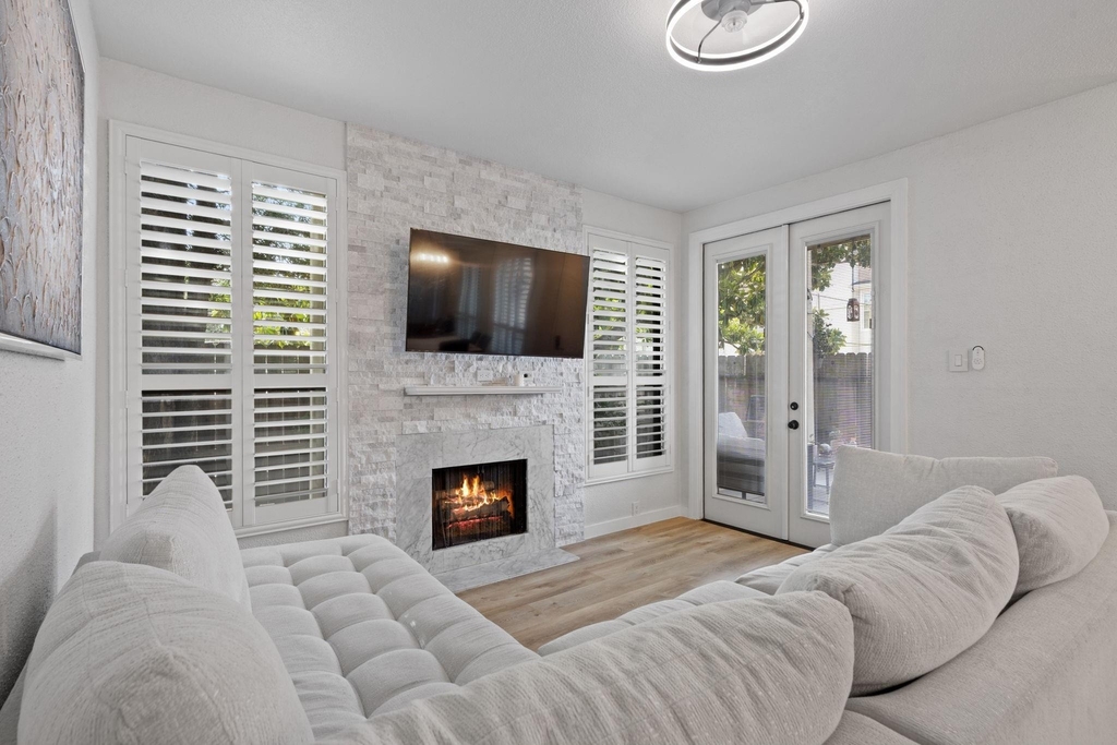 1881 Bering Drive - Photo 10