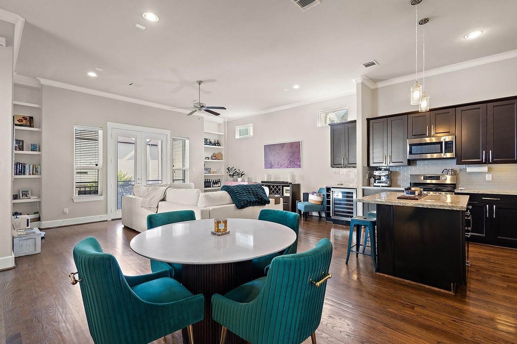 1623 W 23rd Street - Photo 8