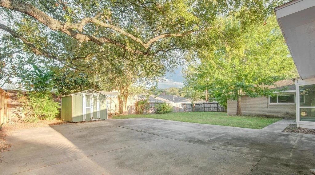 11007 Hillcroft Avenue - Photo 9