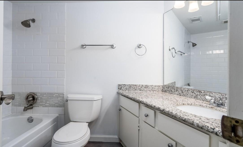 10811 Richmond Avenue - Photo 9