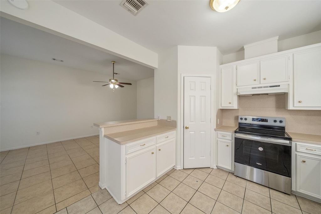 5502 Finch Street - Photo 9