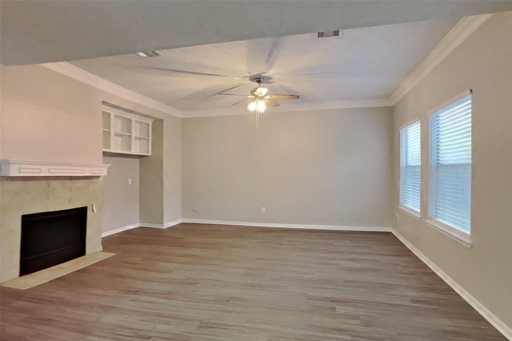 20402 Avery Point Drive - Photo 2