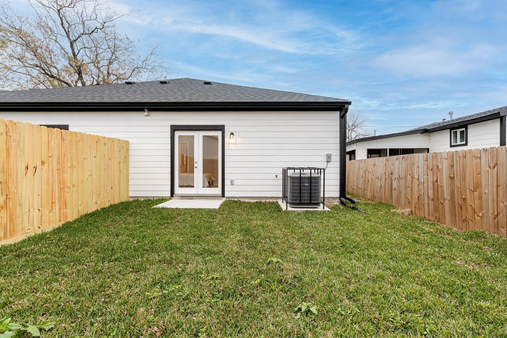 4661 Clover Street - Photo 24