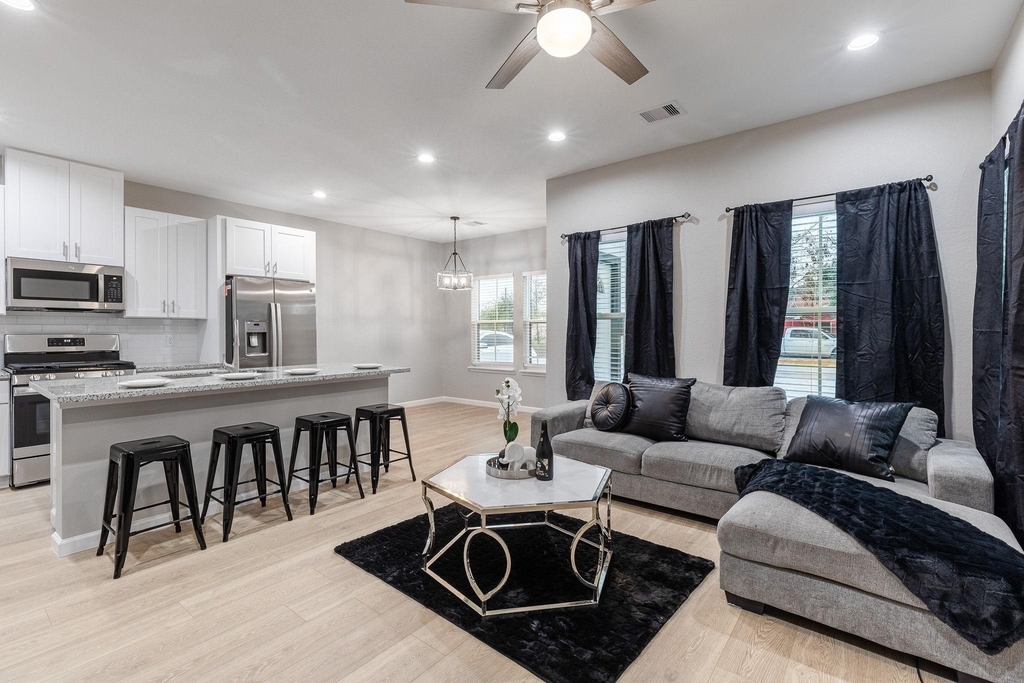 4661 Clover Street - Photo 9