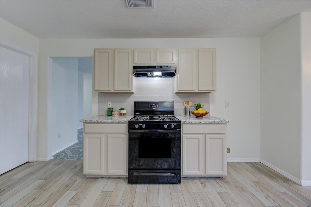 9926 Myrtle Field Lane - Photo 11