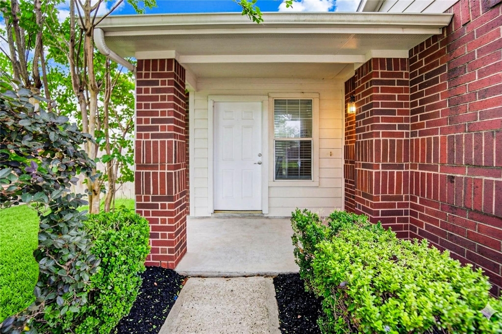 9926 Myrtle Field Lane - Photo 1
