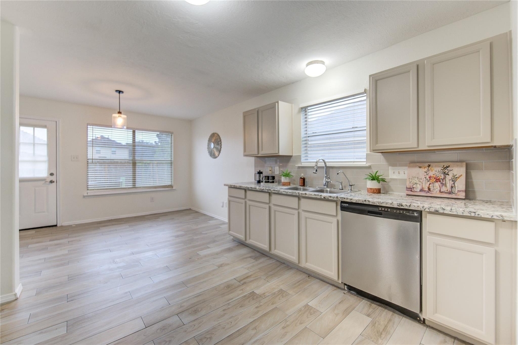 9926 Myrtle Field Lane - Photo 13