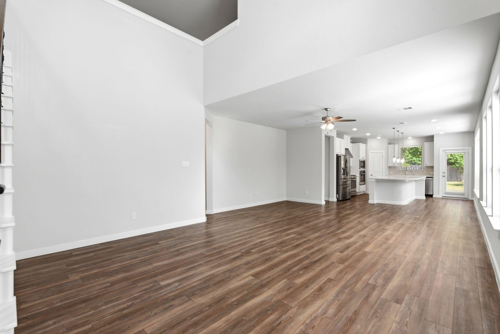 8017 Whisper Grove Drive - Photo 7