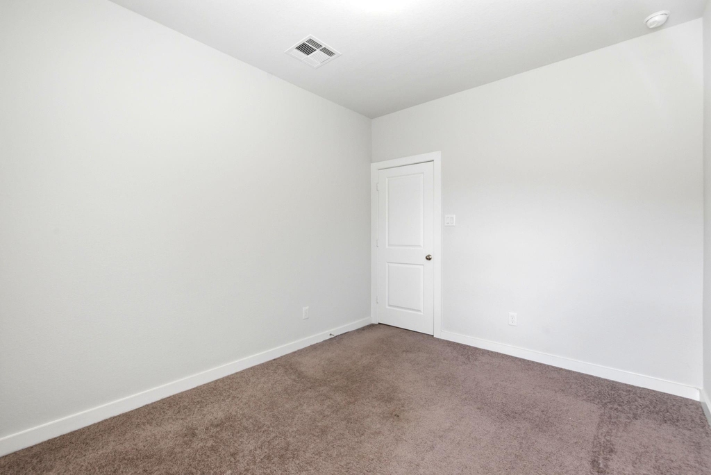 8017 Whisper Grove Drive - Photo 34