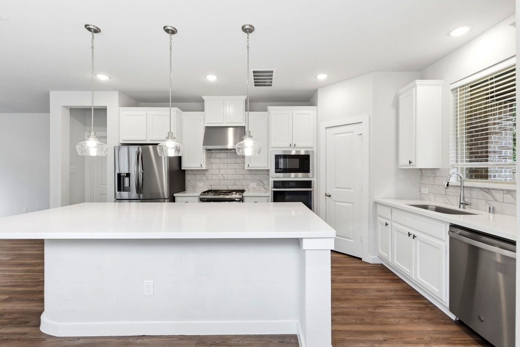 8017 Whisper Grove Drive - Photo 15