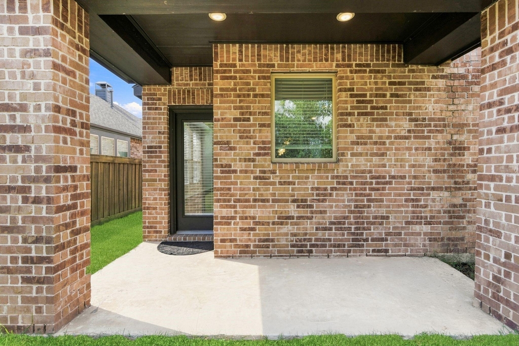 8017 Whisper Grove Drive - Photo 40
