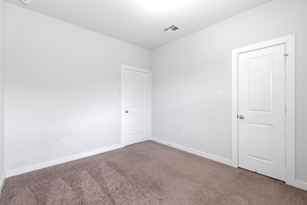 8017 Whisper Grove Drive - Photo 30