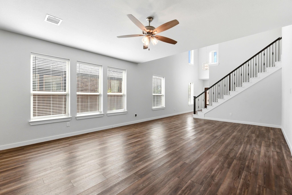 8017 Whisper Grove Drive - Photo 10