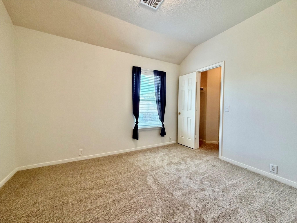 7426 Maple Run Drive - Photo 18