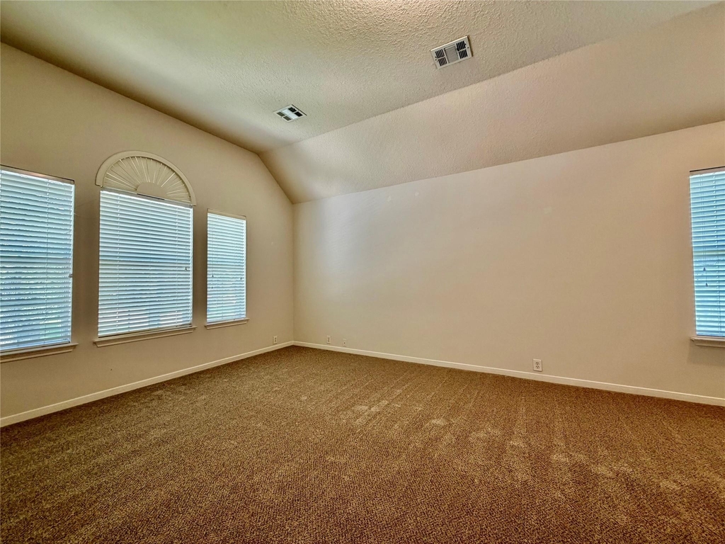 7426 Maple Run Drive - Photo 10