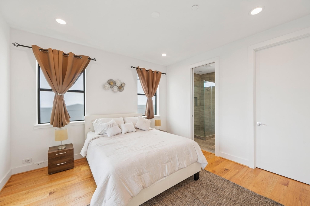 2239 N Macgregor Way - Photo 28