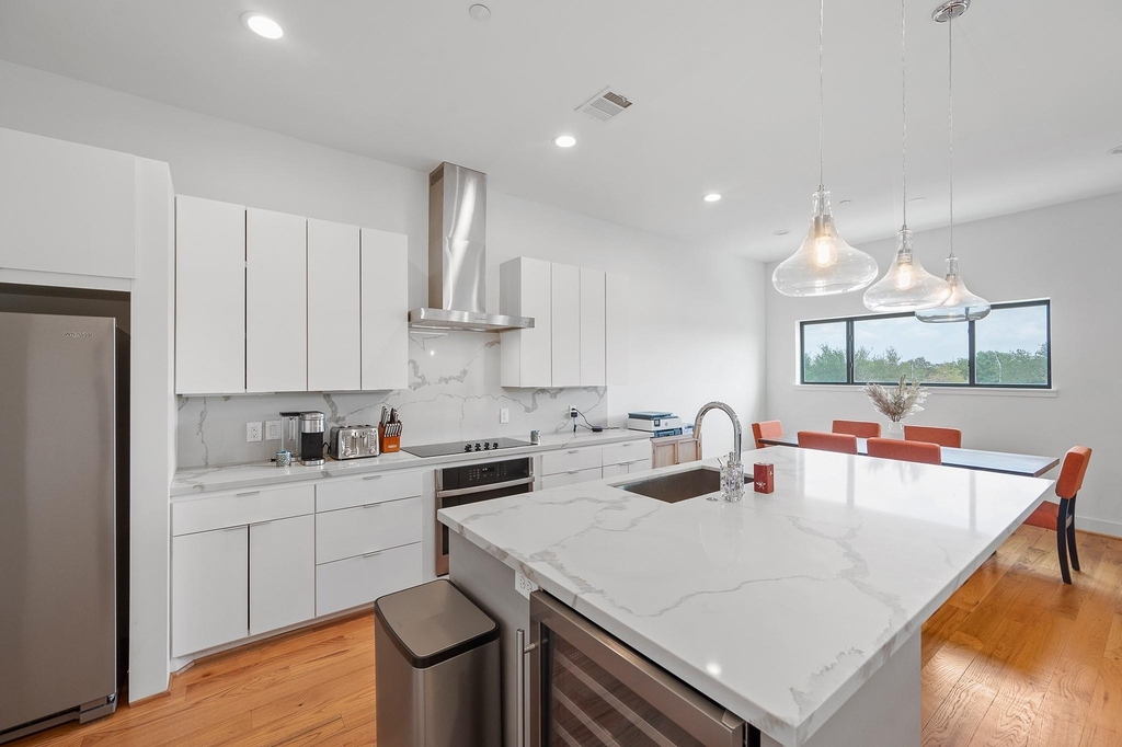 2239 N Macgregor Way - Photo 9