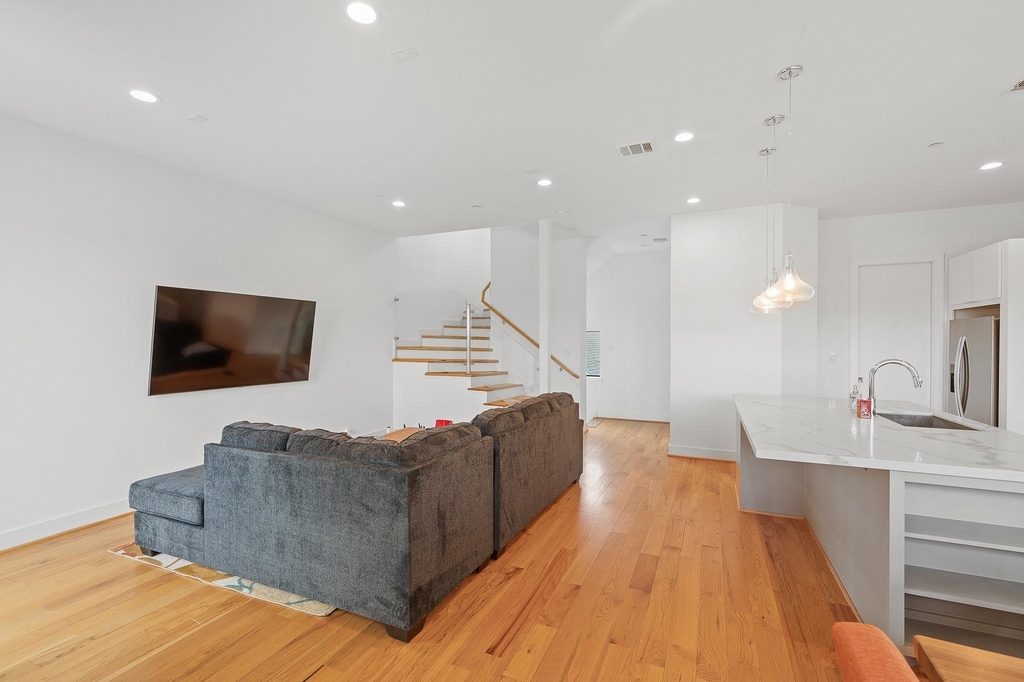 2239 N Macgregor Way - Photo 6