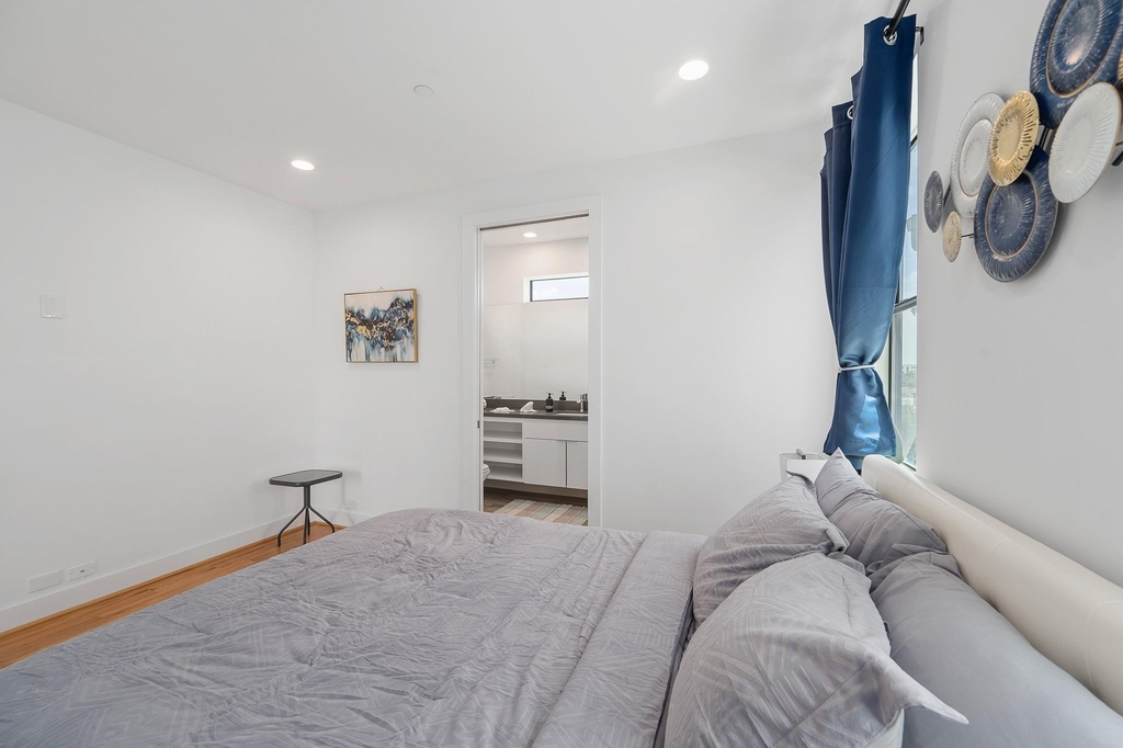 2239 N Macgregor Way - Photo 23