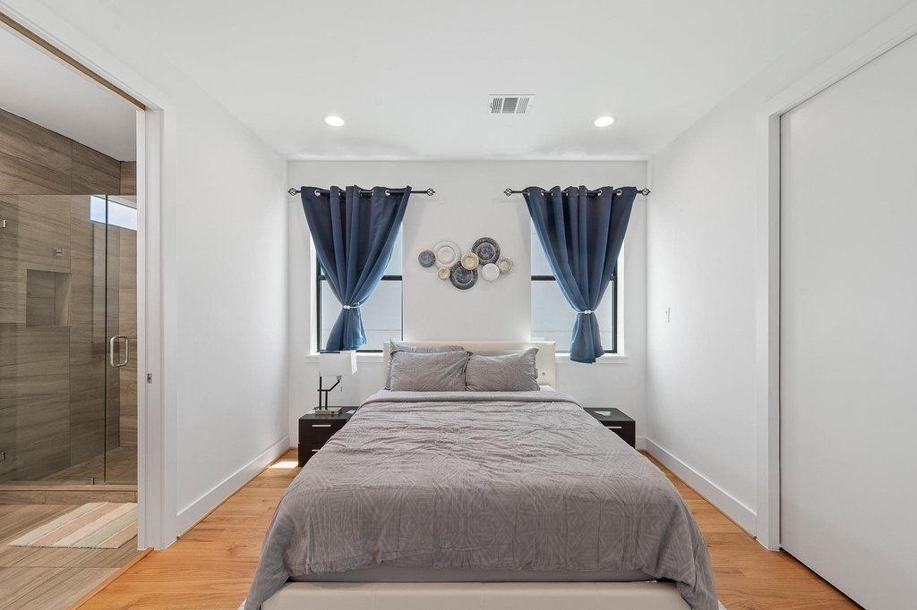 2239 N Macgregor Way - Photo 24