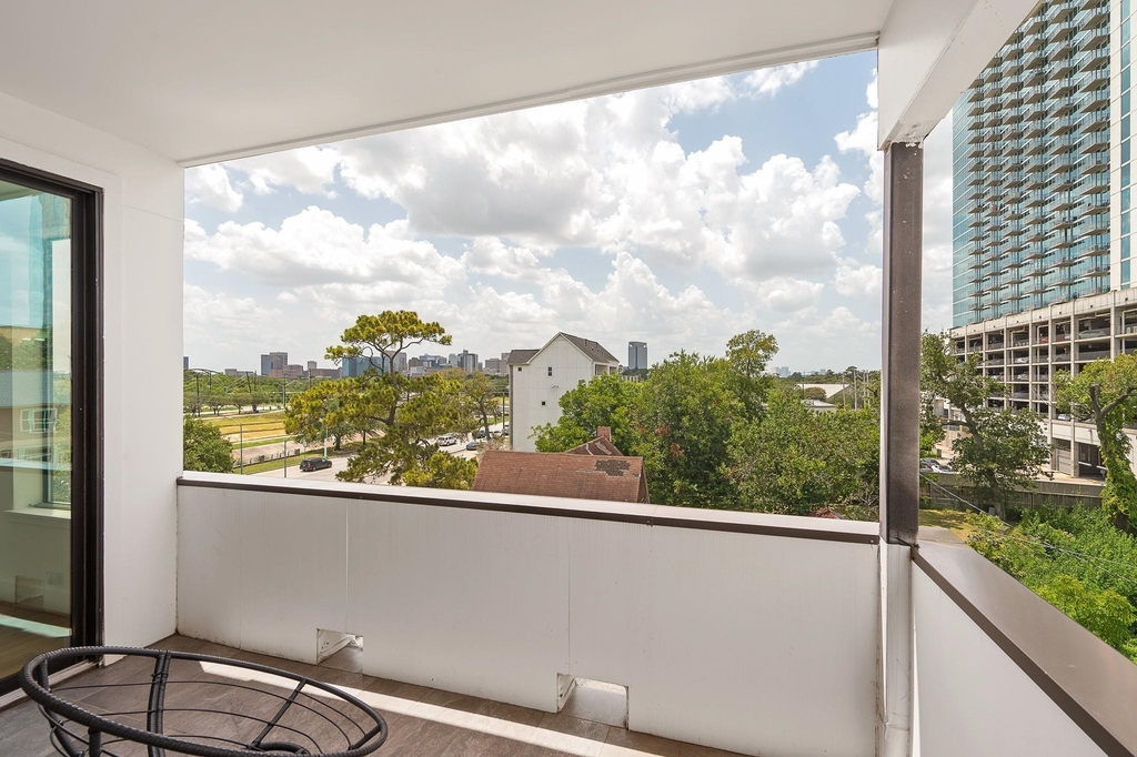 2239 N Macgregor Way - Photo 33