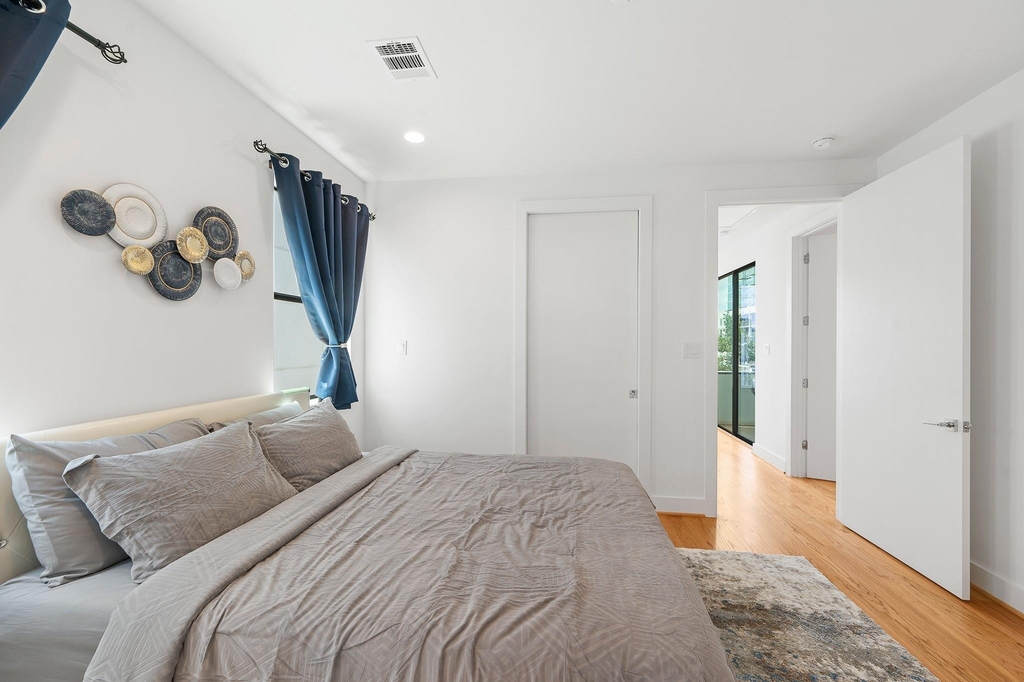 2239 N Macgregor Way - Photo 26
