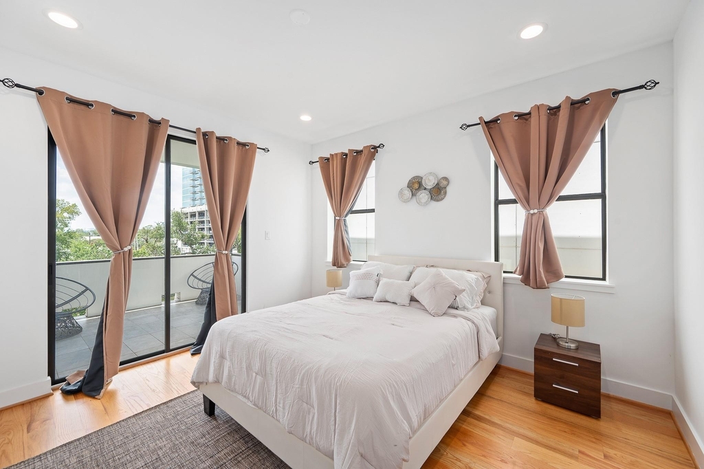 2239 N Macgregor Way - Photo 29