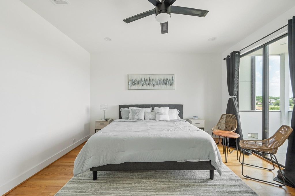 2239 N Macgregor Way - Photo 15