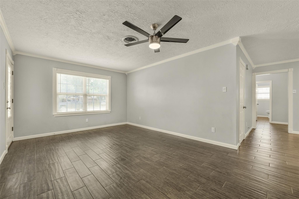 1125 Grace Street - Photo 3