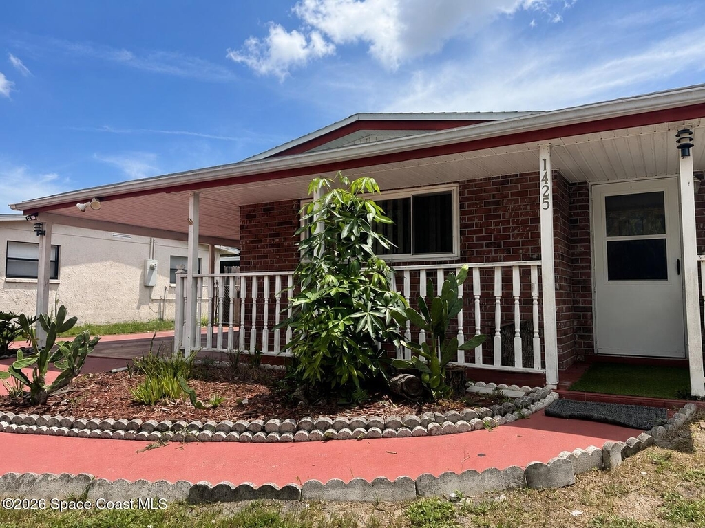 1425 Holland Street - Photo 1