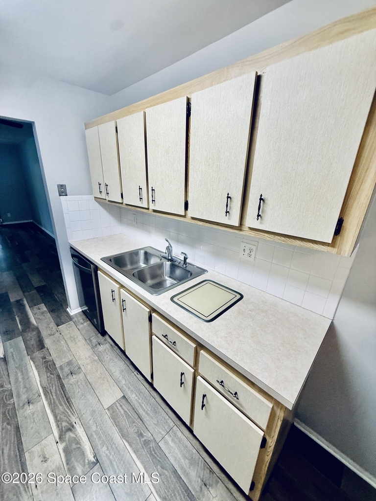 851 Dow Lane - Photo 7