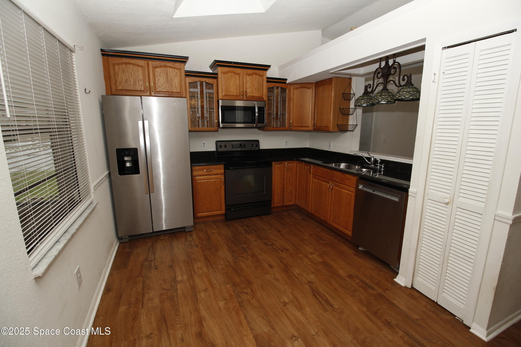 1735 Hazelton Street Nw - Photo 3
