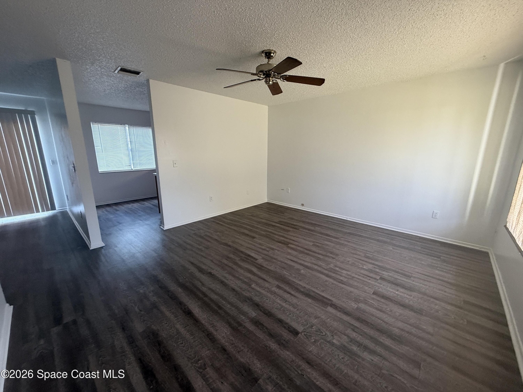 1607 Fairfield Circle Ne - Photo 2