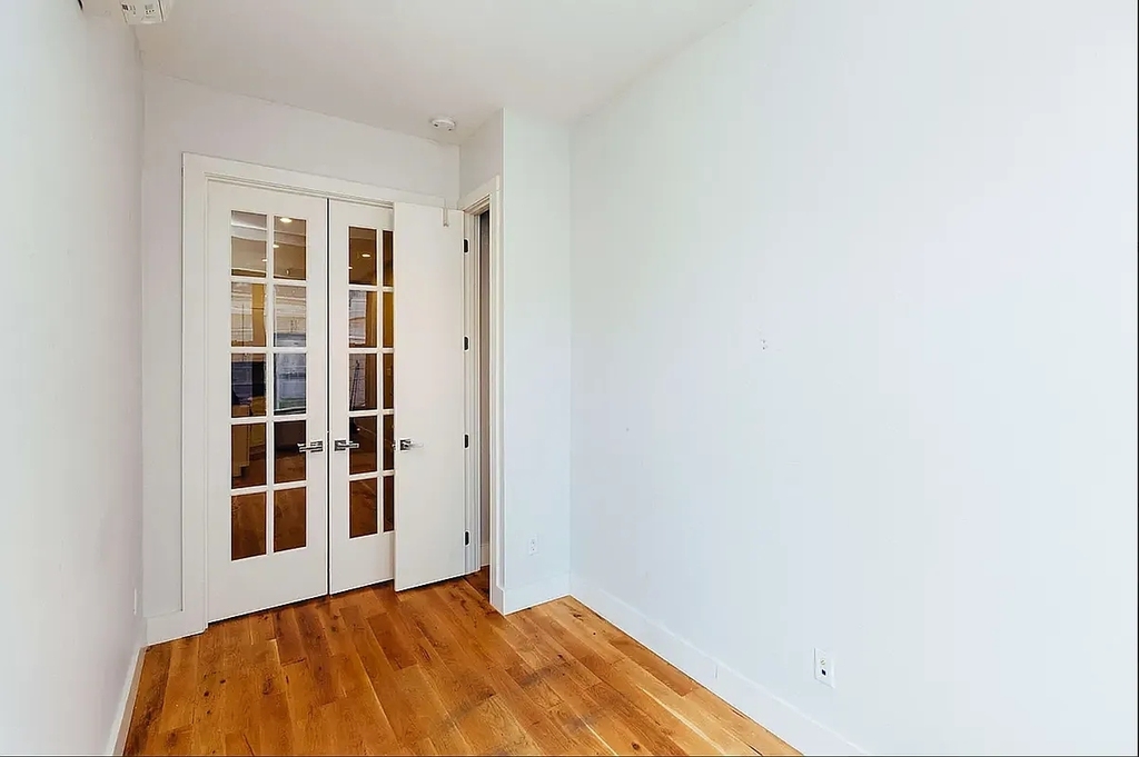 184 Suydam Street - Photo 4