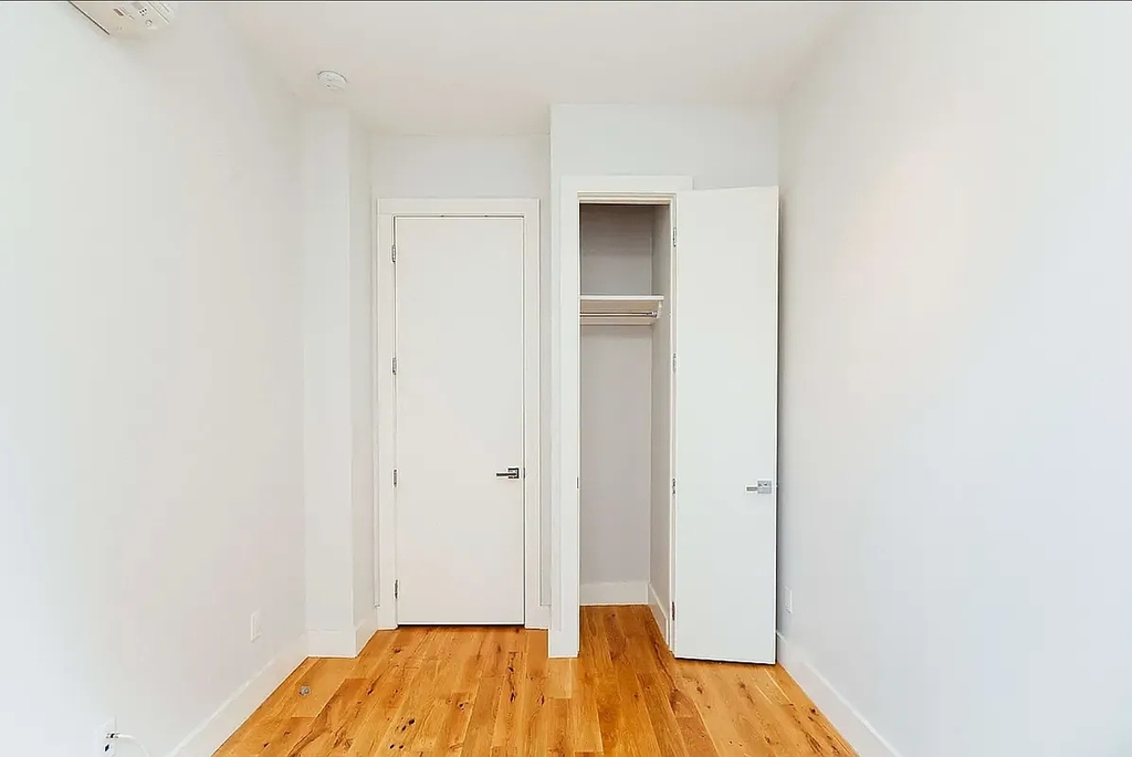 184 Suydam Street - Photo 9