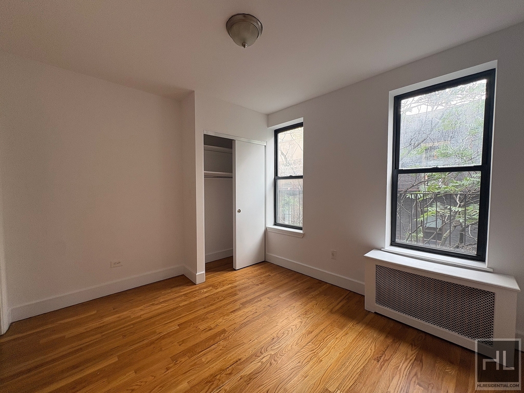 East 87th Street - Photo 0