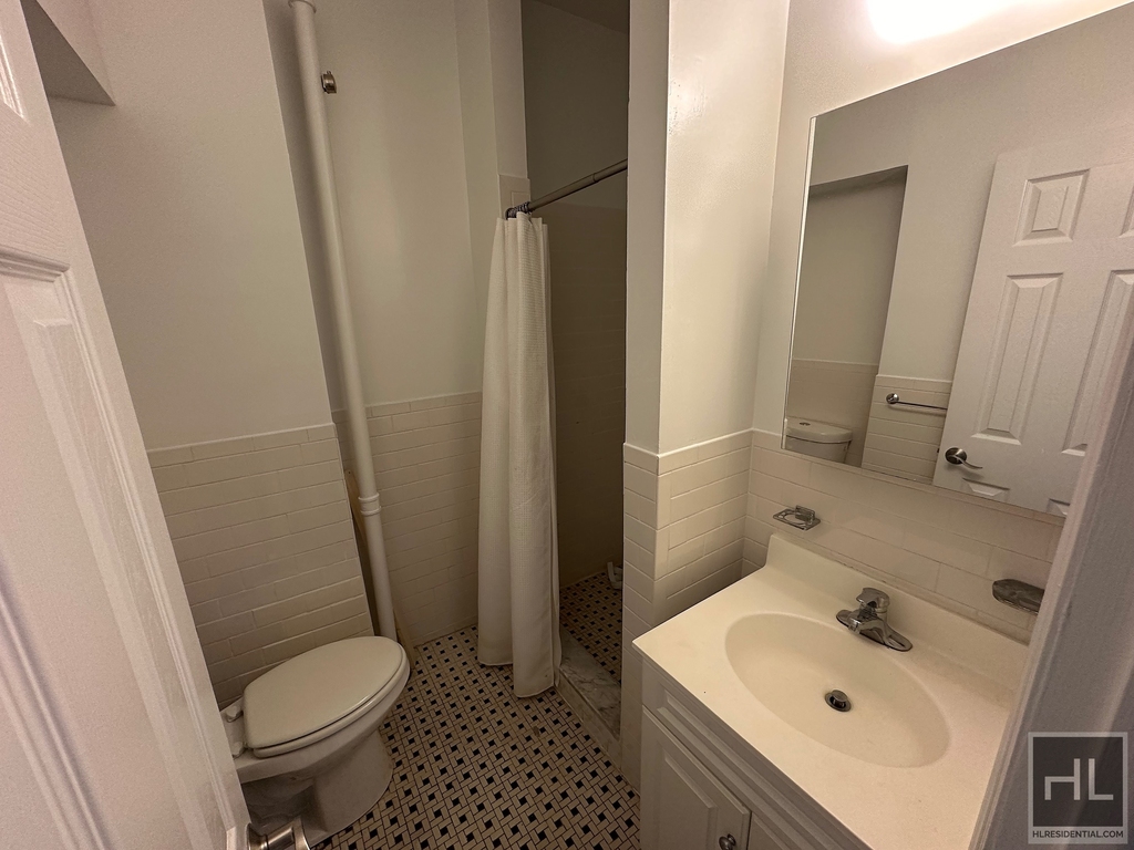 West 72 Street - Photo 6