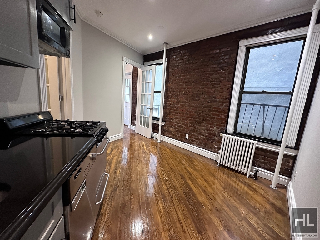 E 13th St. - Photo 5