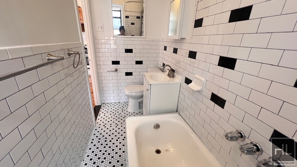 593 Miller Avenue - Photo 11