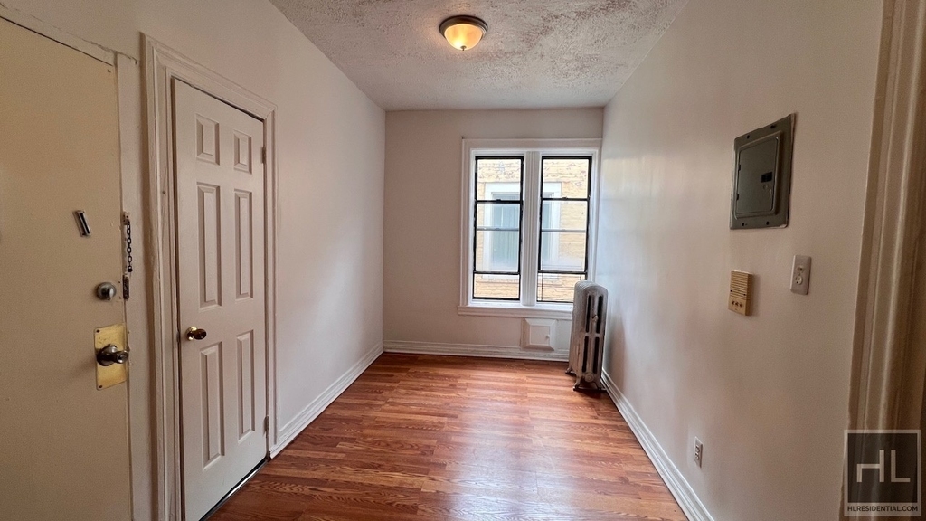 593 Miller Avenue - Photo 2