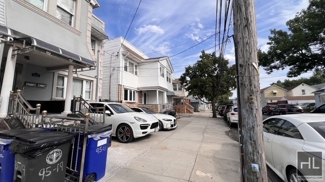 95-19 77 Street - Photo 17