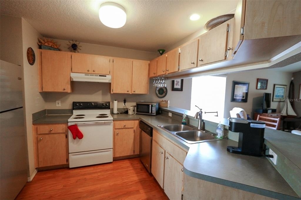 7512 S Mascotte Street - Photo 6