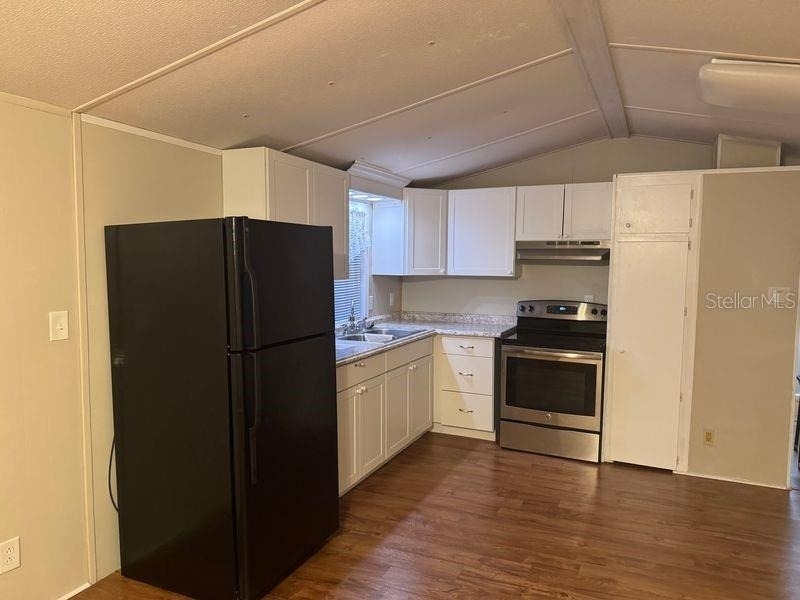 7920 Sunrunner Road - Photo 2