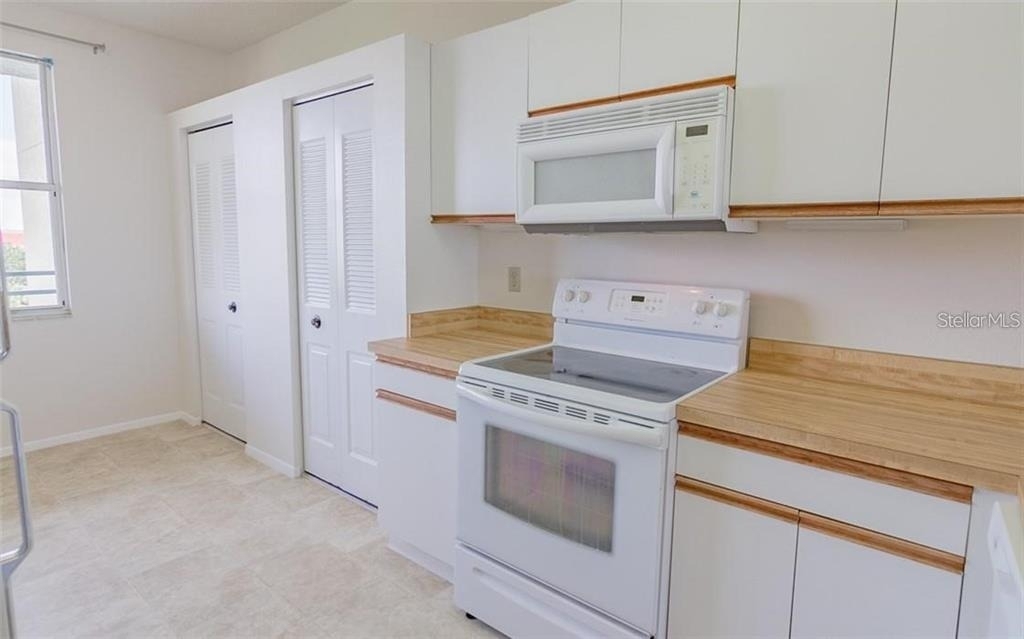 7902 Sailboat Key Boulevard S - Photo 6