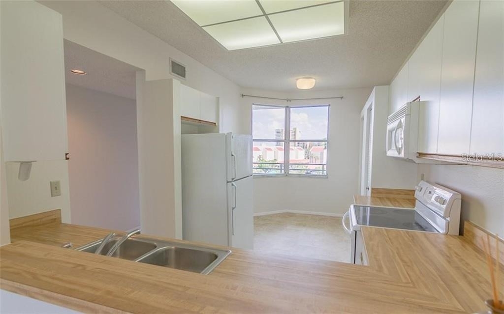 7902 Sailboat Key Boulevard S - Photo 2