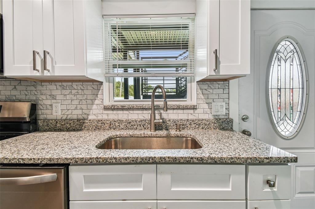 650 E Tarpon Avenue - Photo 17