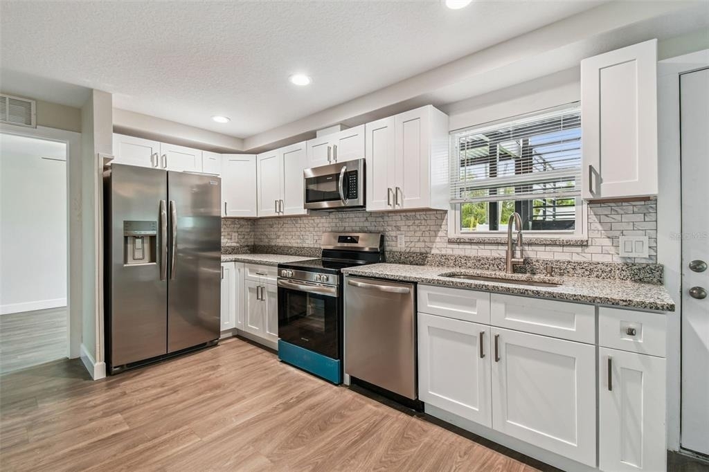 650 E Tarpon Avenue - Photo 16