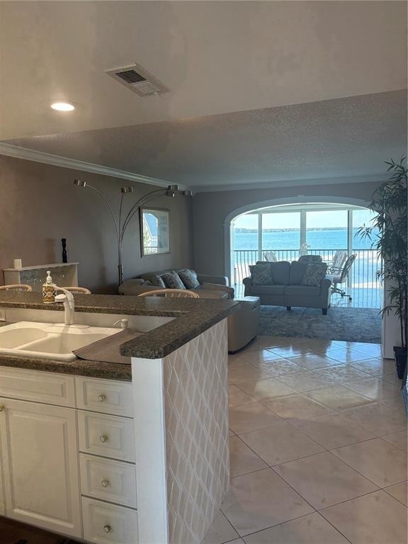895 S Gulfview Boulevard - Photo 2