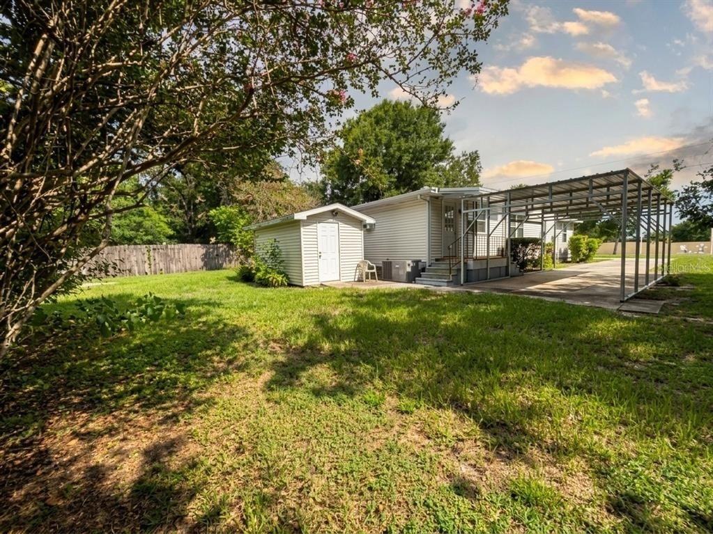 320 W Bullard Avenue - Photo 18
