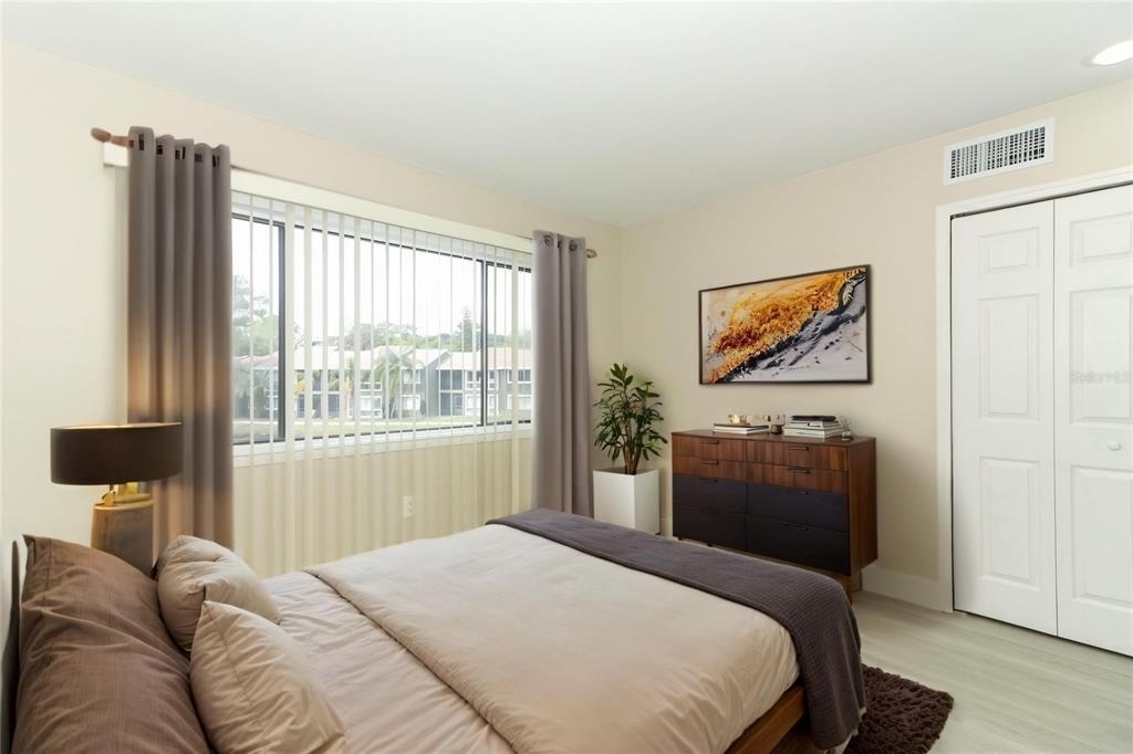 5836 Peregrine Avenue - Photo 11